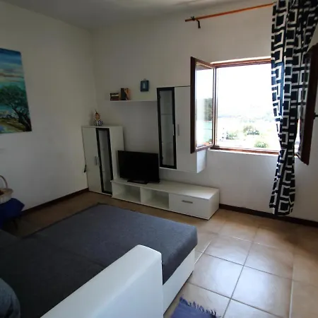Apartmán Family-friendly With Swimming Pool - Rab - 15518 *