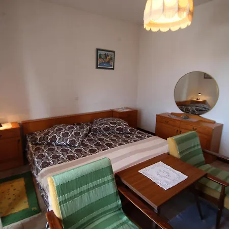Family Friendly With A Swimming Pool Kampor, Rab - 15518 Apartment Kampor