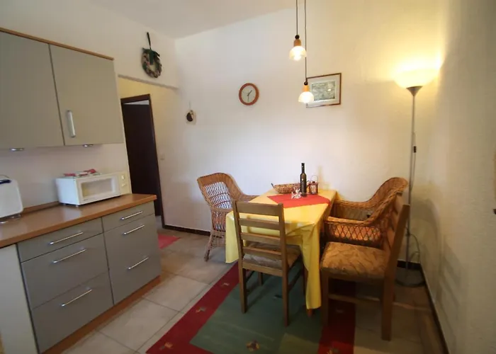 Апартаменты Family-friendly With Swimming Pool - Rab - 15518 Кампор