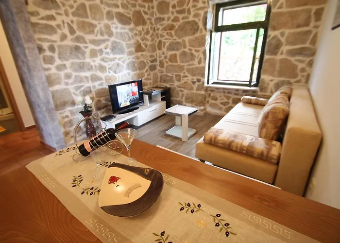 Family-friendly With Swimming Pool - Rab - 15518 * Кампор