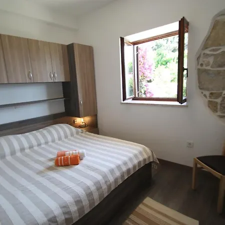 Family-friendly With Swimming Pool - Rab - 15518 Kampor